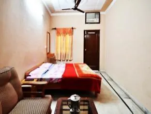 Hotel Royal Palace Chandigarh 2*,