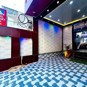 Hotel Mahadev