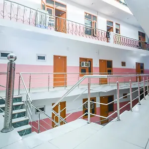 Spot On 36686 Om Shanti Palace ** Chandigarh